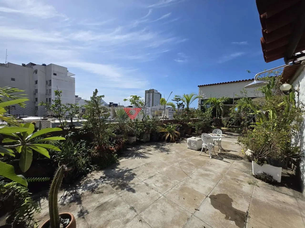Cobertura em Copacabana, 700m², 6 quartos, 1 vg, R$2.500.000