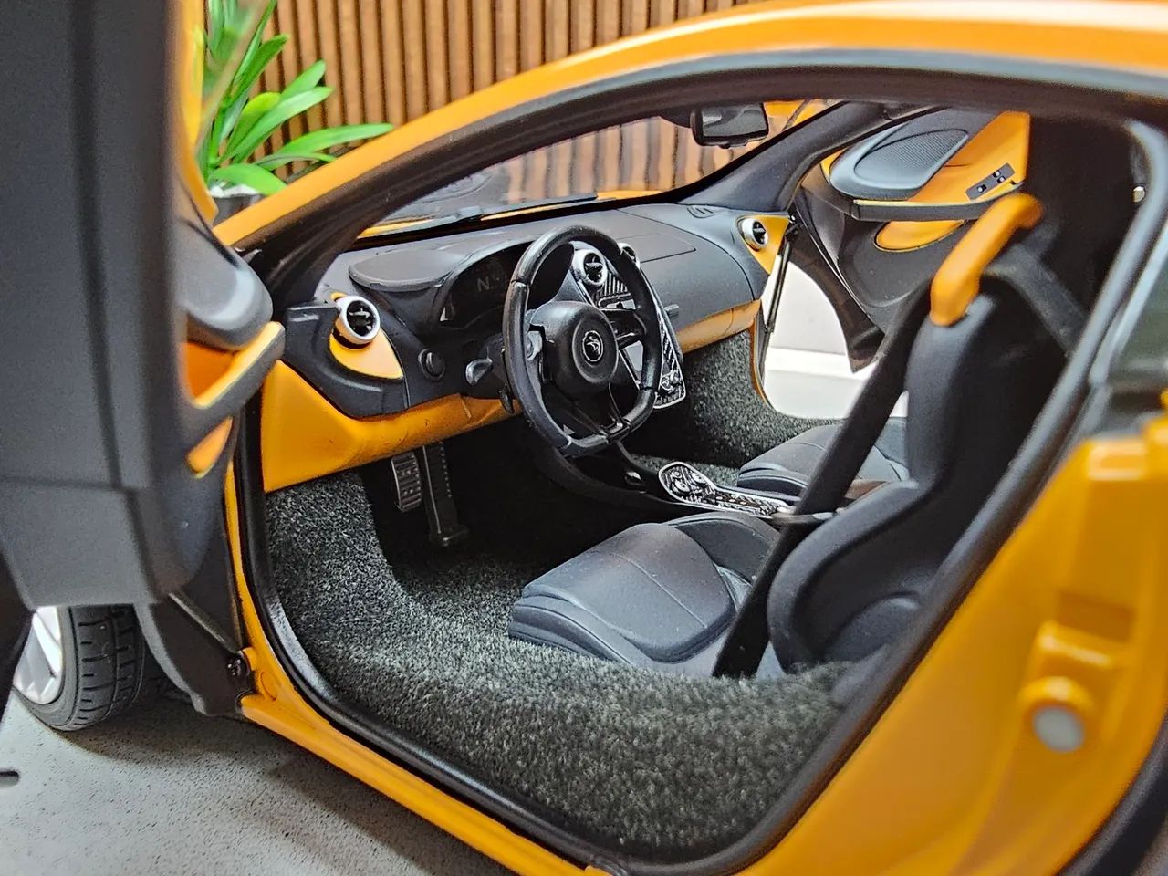 Miniatura McLaren 570S Autoart 1/18 - Foto 4