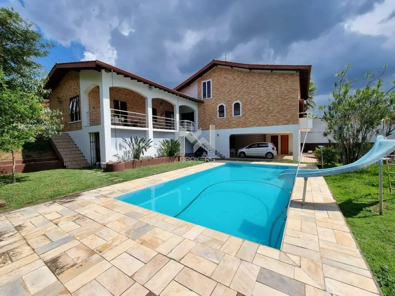 Casa à venda no Condomínio Estância Marambaia em Vinhedo - SP.