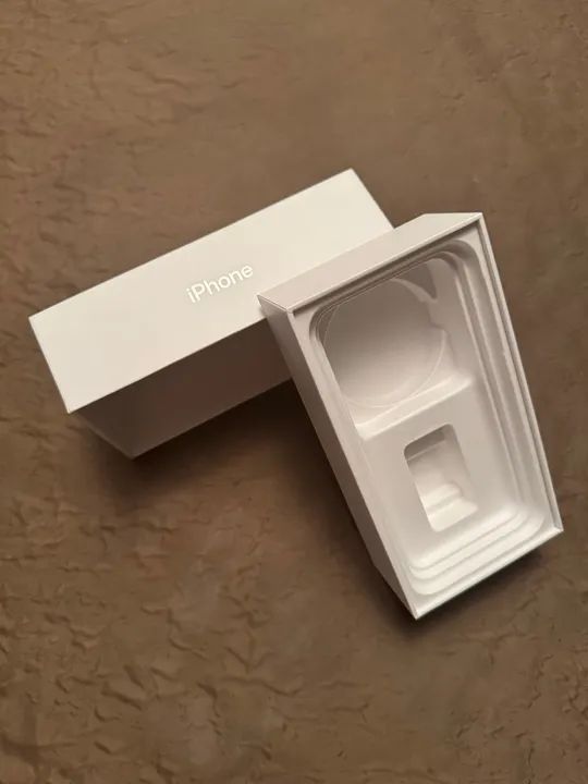 Caixinha do iPhone 11 + adesivos - Foto 2