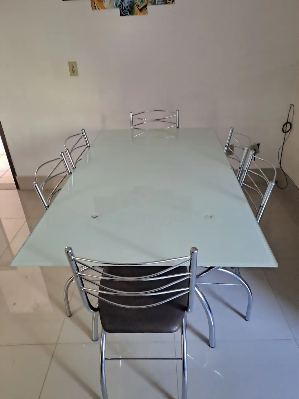Mesa de vidro com 6 cadeiras - R$ 1000