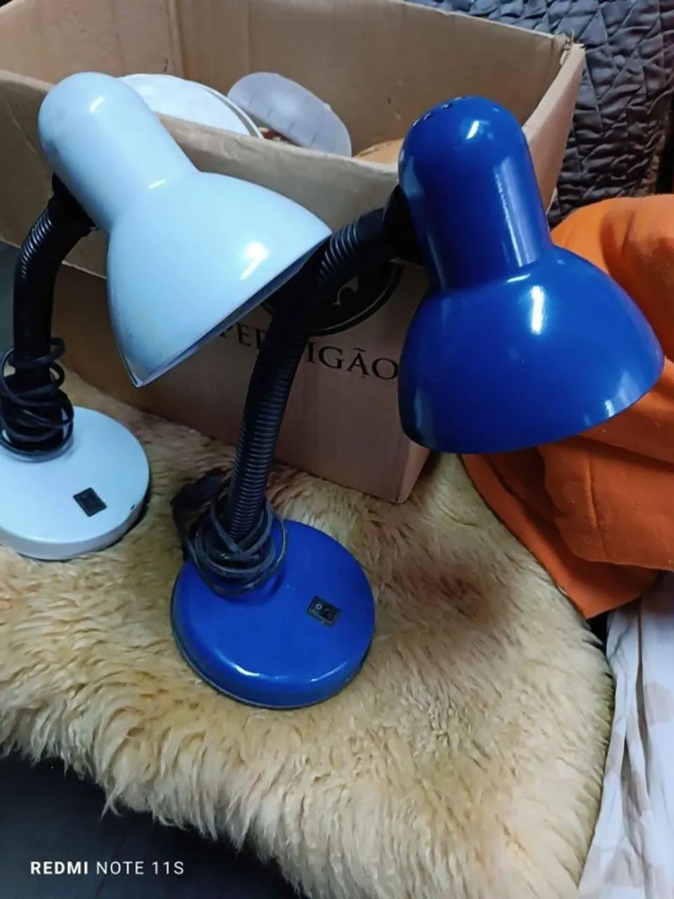 Abajur, articulada com base, Luminária de mesa - entregamos