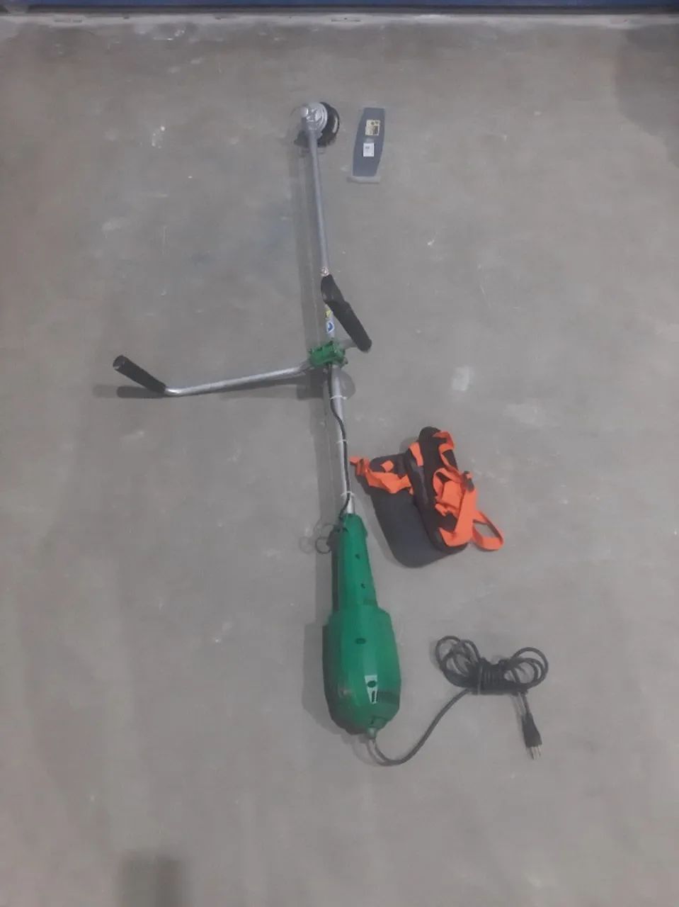 Roçadeira eletrica
