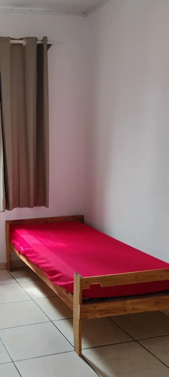 Cama de Solteiro em Madeira