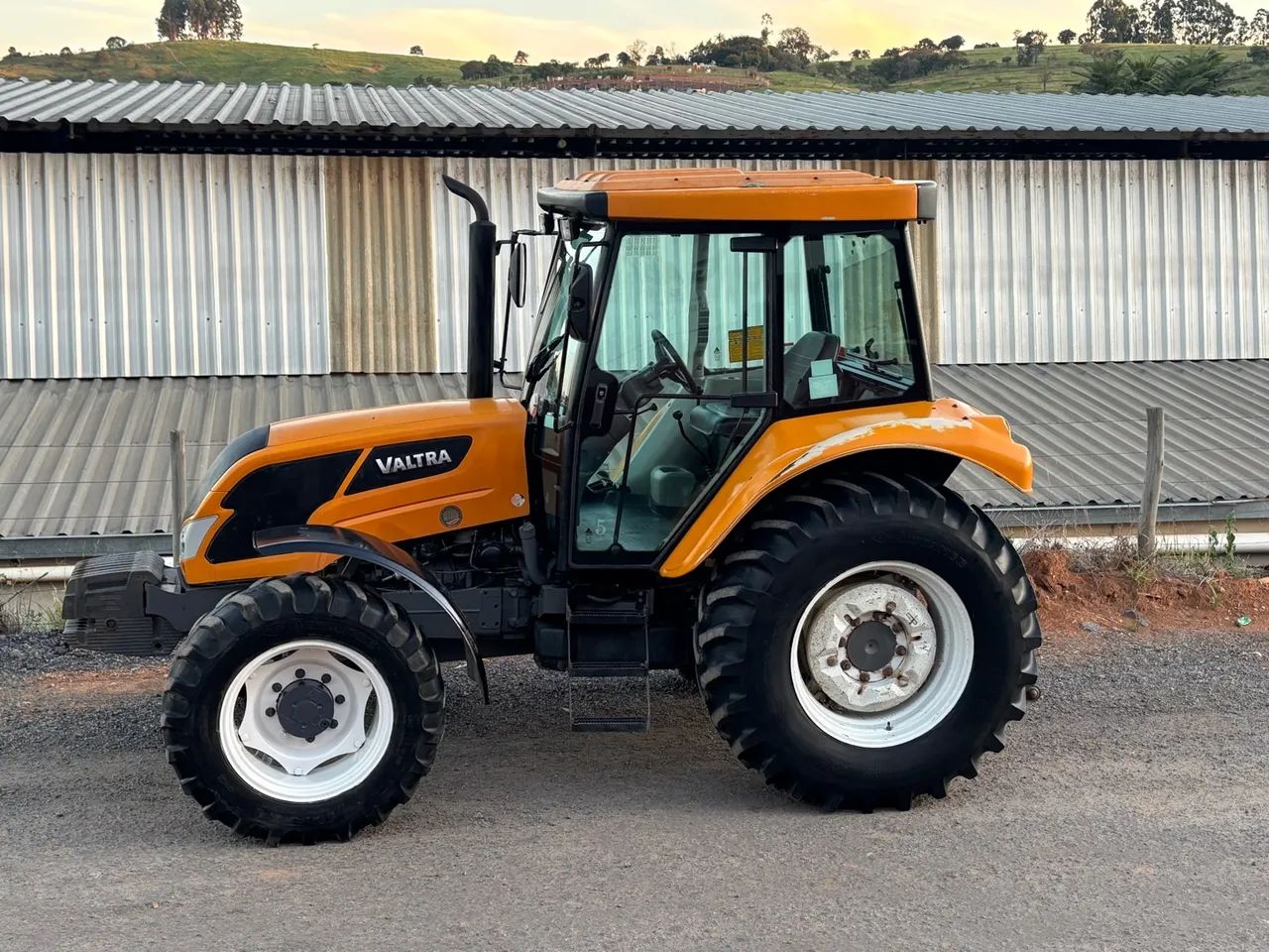 Trator valtra A950  cabinado - Foto 4
