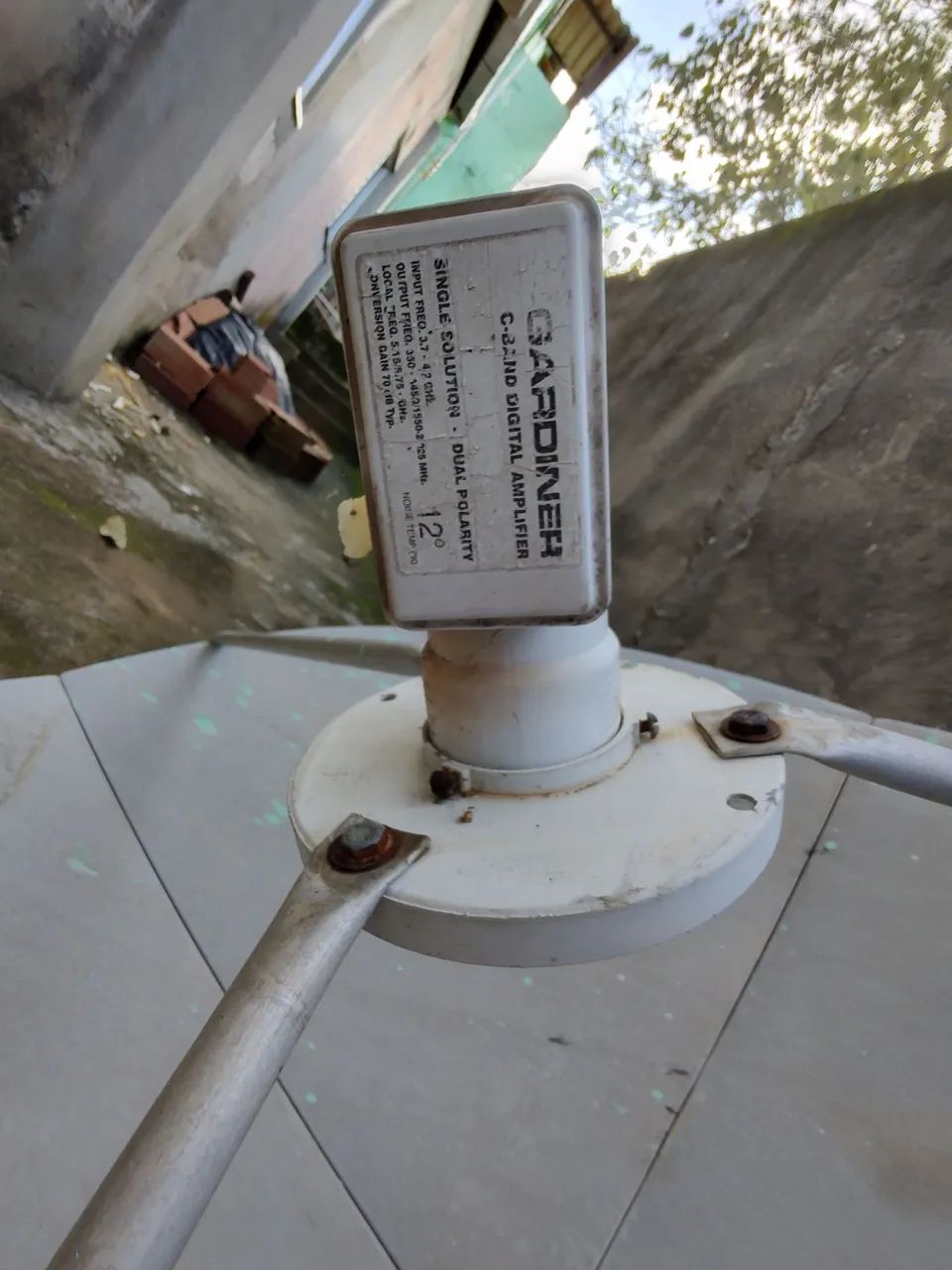 Antena parabólica fechada 1.5m
