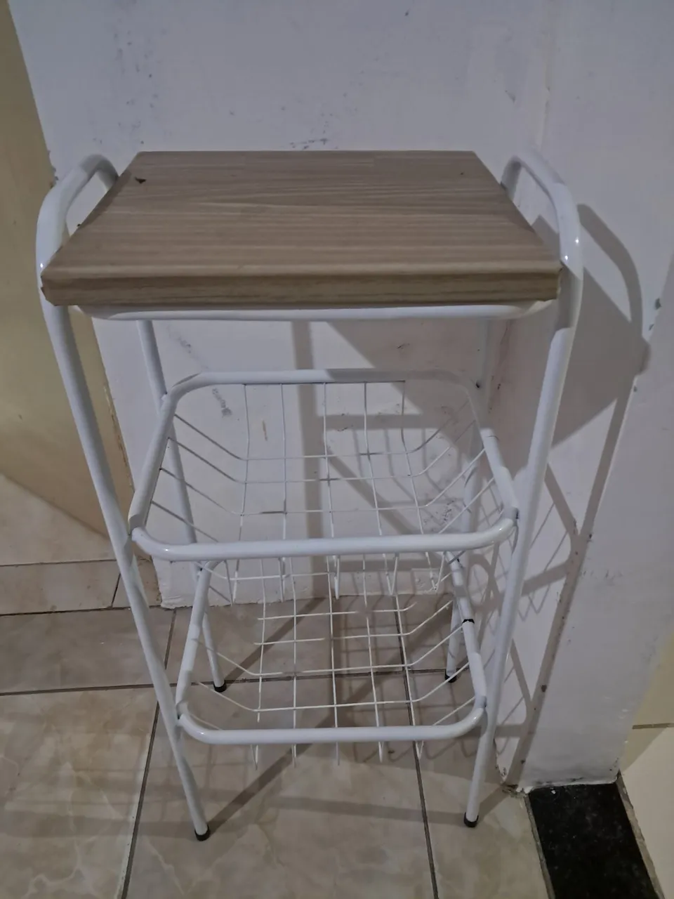 Fruteira com pedra de mármore