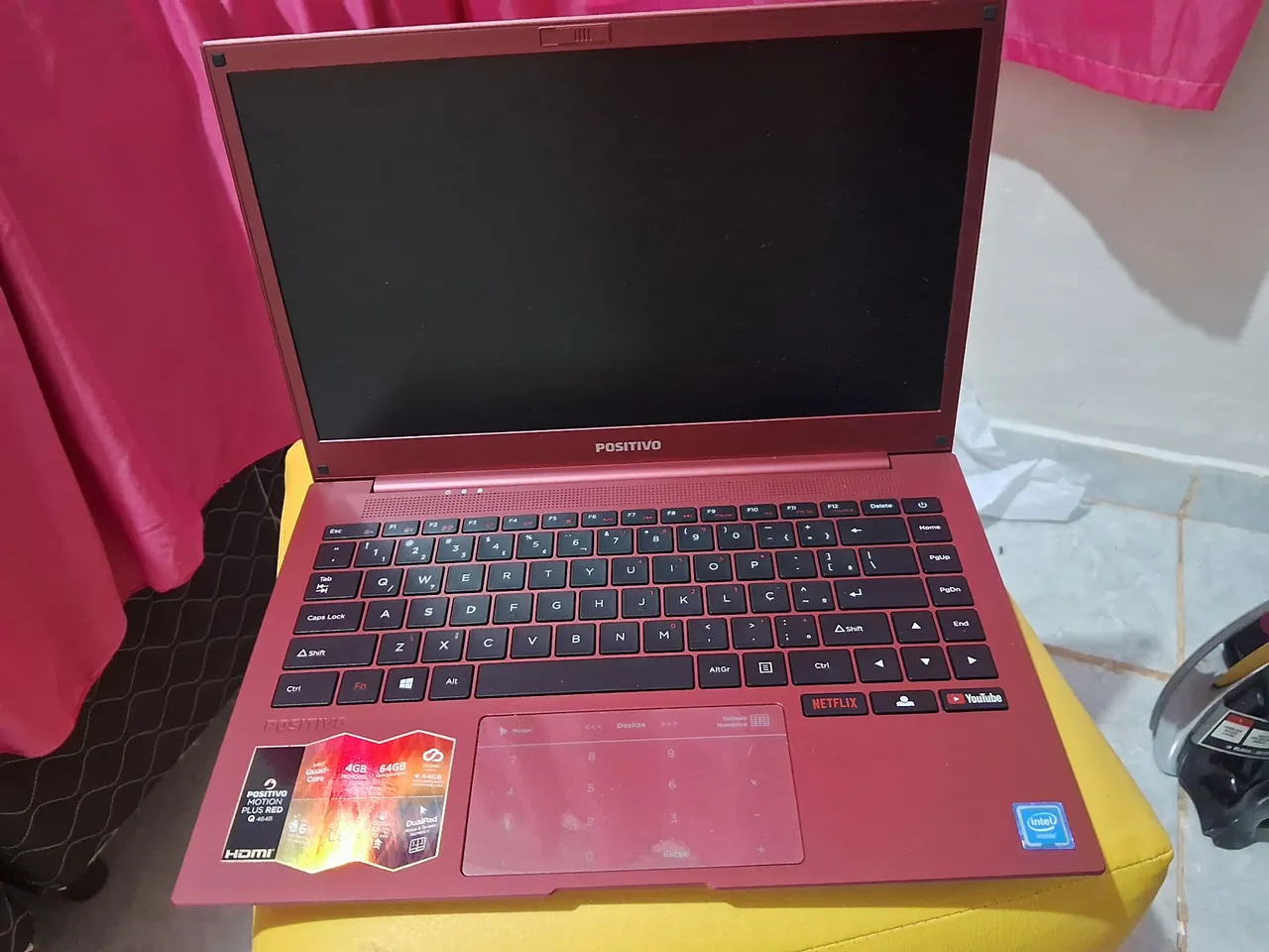 Notebook estado novo usado poucas vezes