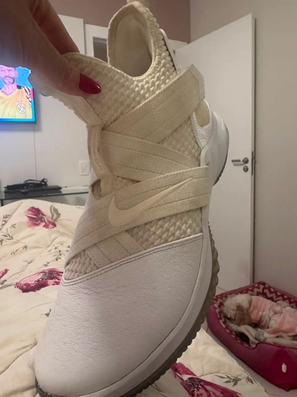 NIKE LEBRON JAMES XI OFF WHITE