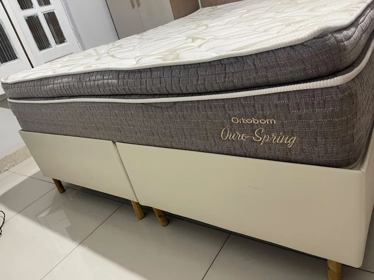 Cama box Queen com colchão ortobom ouro spring  - Foto 3