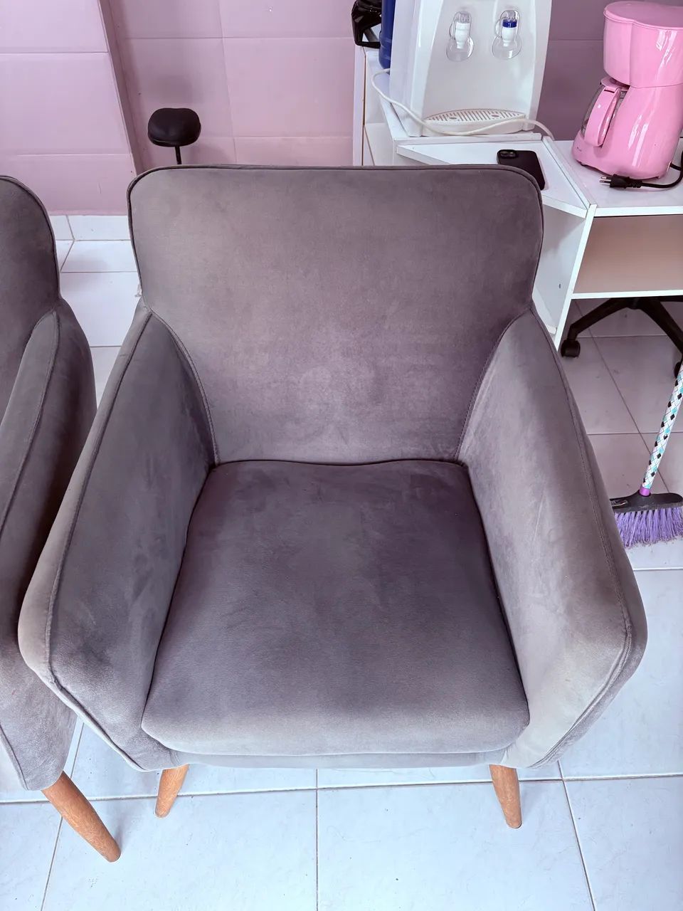 2 Poltrona Decorativa Veludo Pés De Madeira - Foto 3