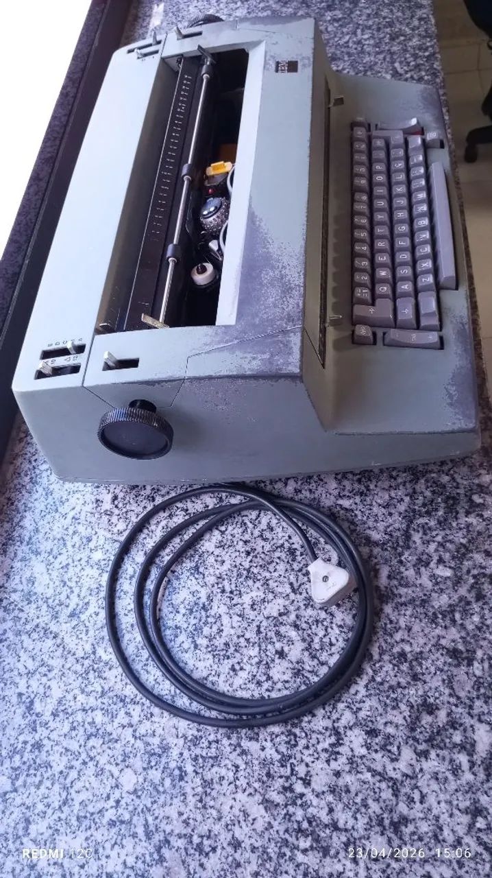 MÁQUINA DE ESCREVER IBM 82 C ELÉTRICA  - Foto 3