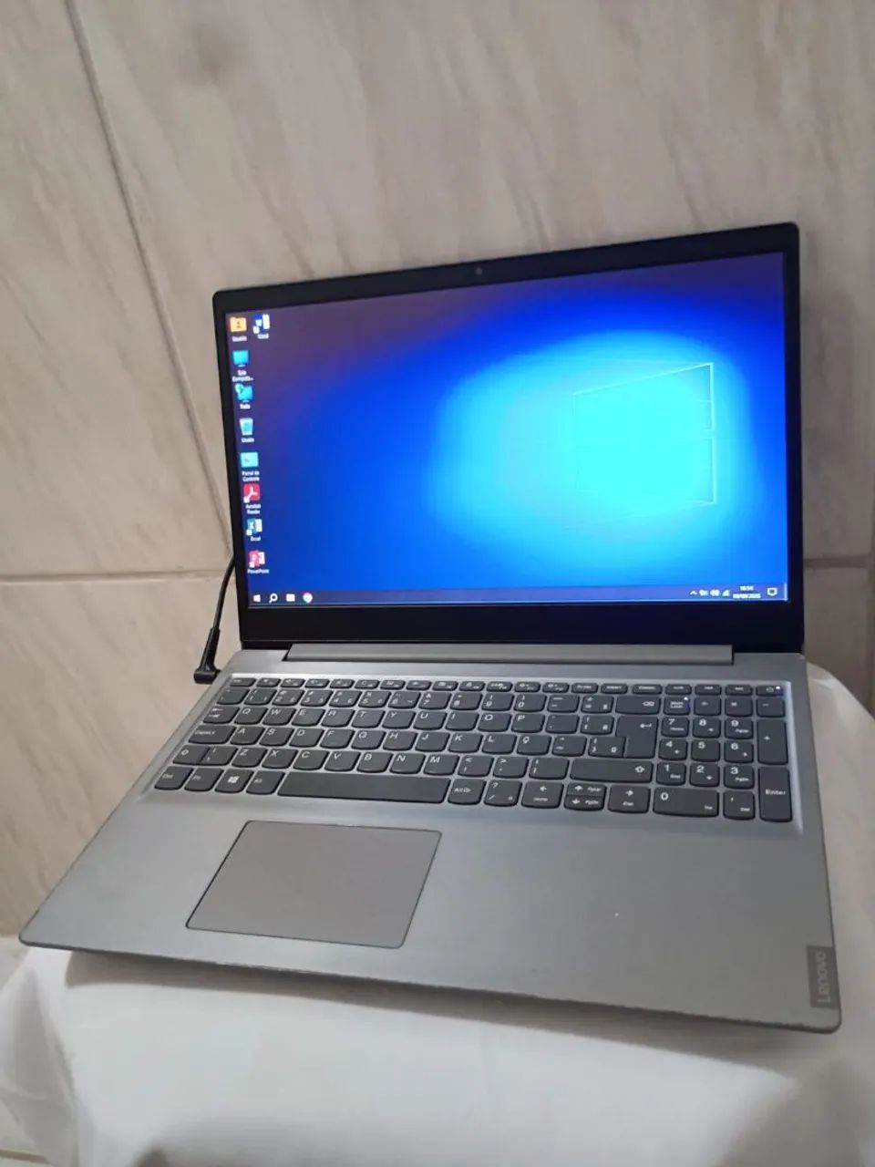 Notebook Lenovo i3 de 8°geração com 8gb de memória RAM 