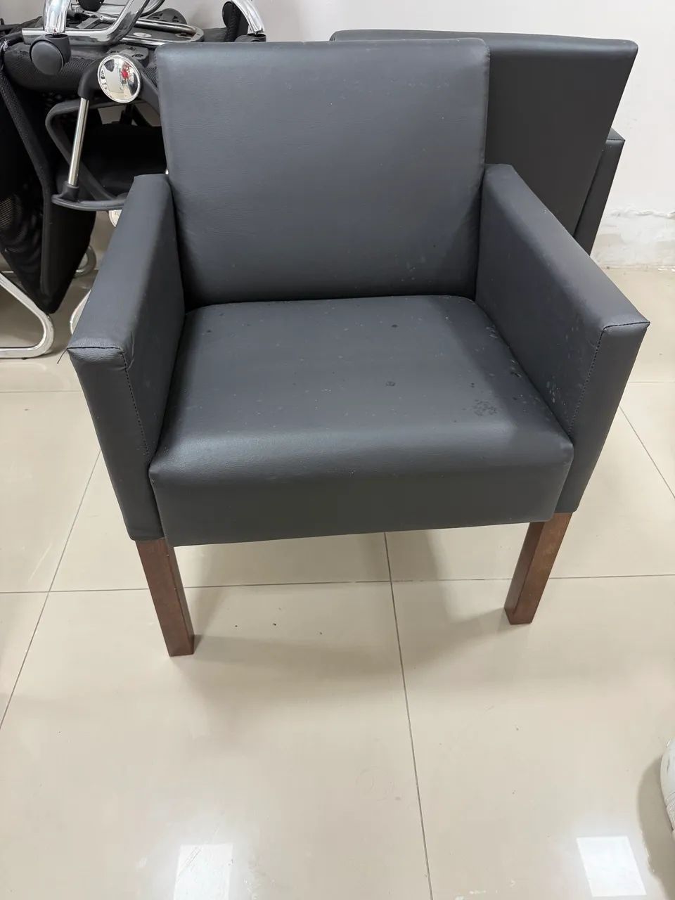 Cadeiras para escritório Jormaq 3 meses de uso - Foto 3