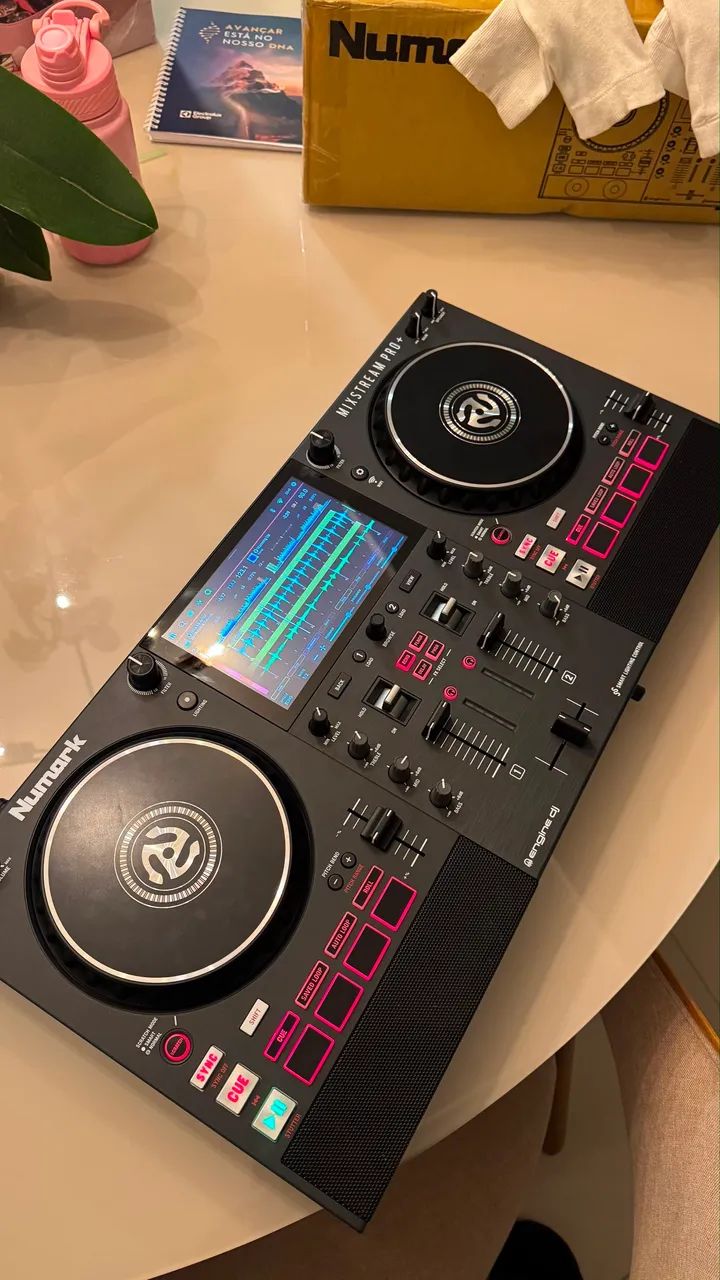 NUMARK MIXSTREAM PRO | STANDALONE COM WI-FI, TELA TOUCH E SOM INTEGRADO  - Foto 3