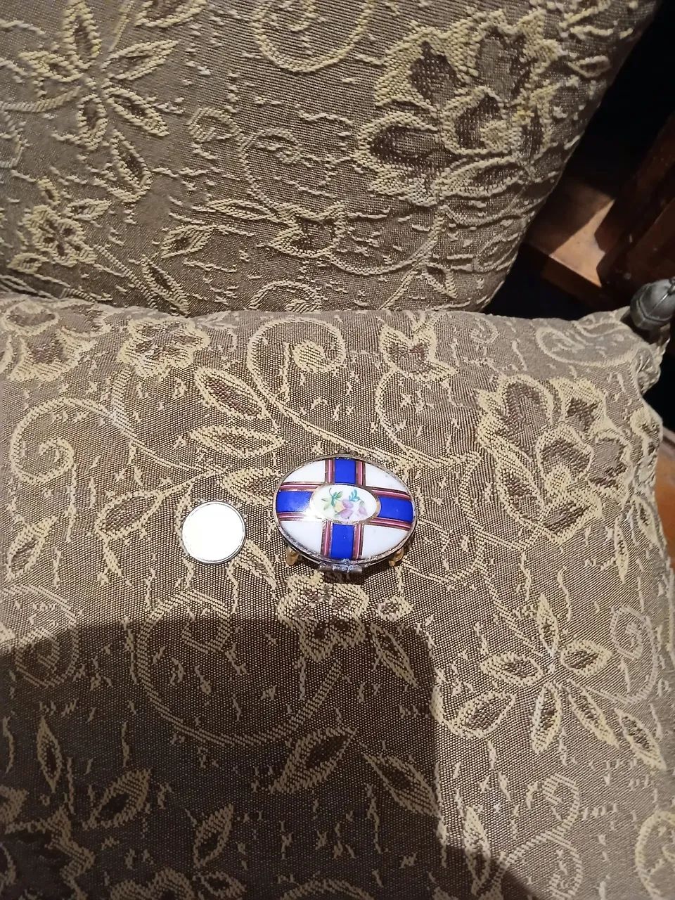 Miniatura de porcelana pintada  Peça Antiga - Foto 3