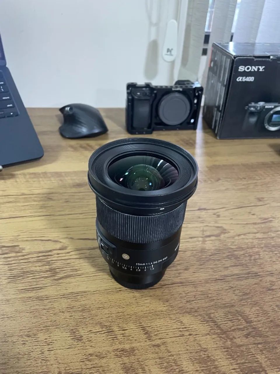 LENTE SIGMA 20MM 1.4