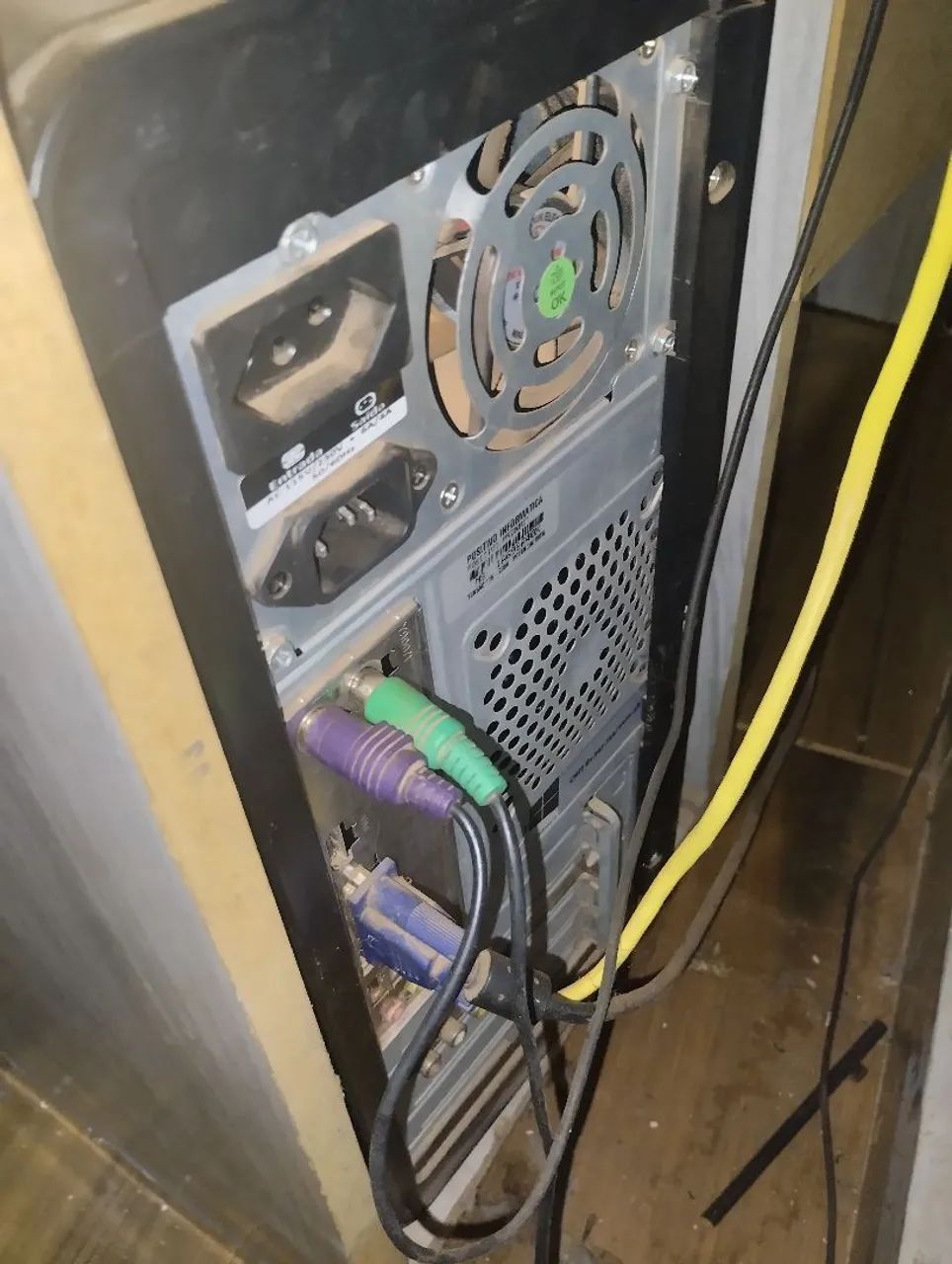 <br>Windows 7<br>2 GB de RAM <br>E 128 GB de HD <br>Com impres - Foto 2