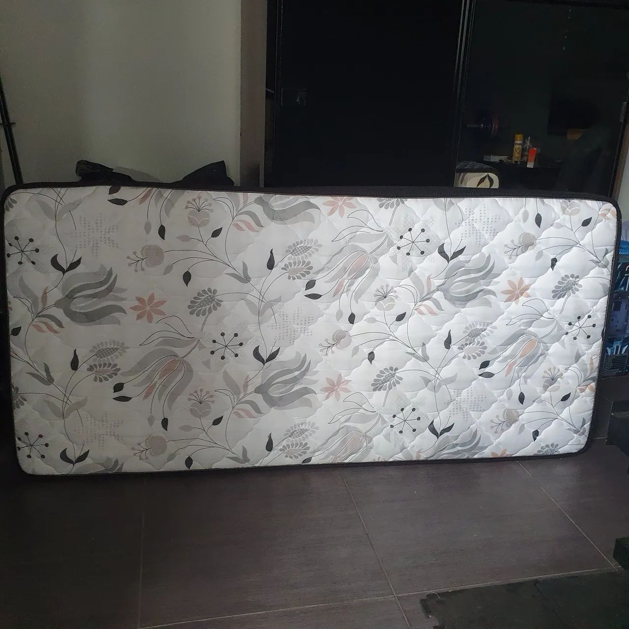Colchão de mola solteiro largura 88cm em otimo estado