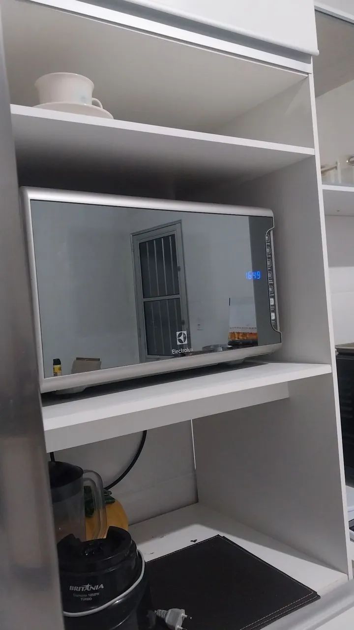 Micro-ondas Electrolux grande