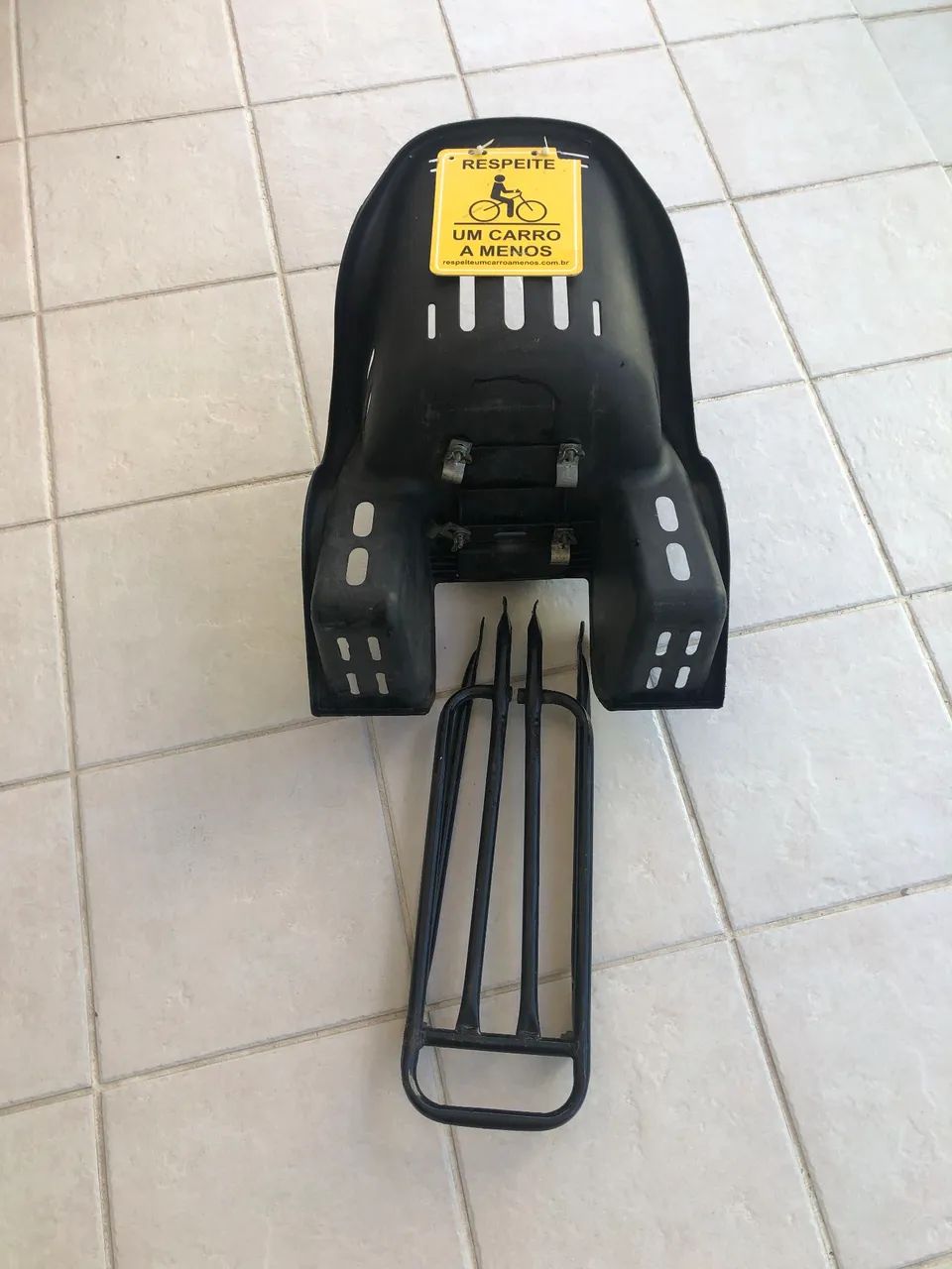 Bagageiro e cadeirinha de bicicleta 