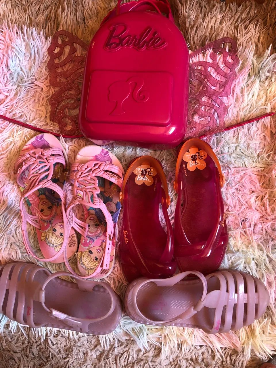 Bolsa Barbie e 3 Sandálias Barbie Original Tam 29 e 28