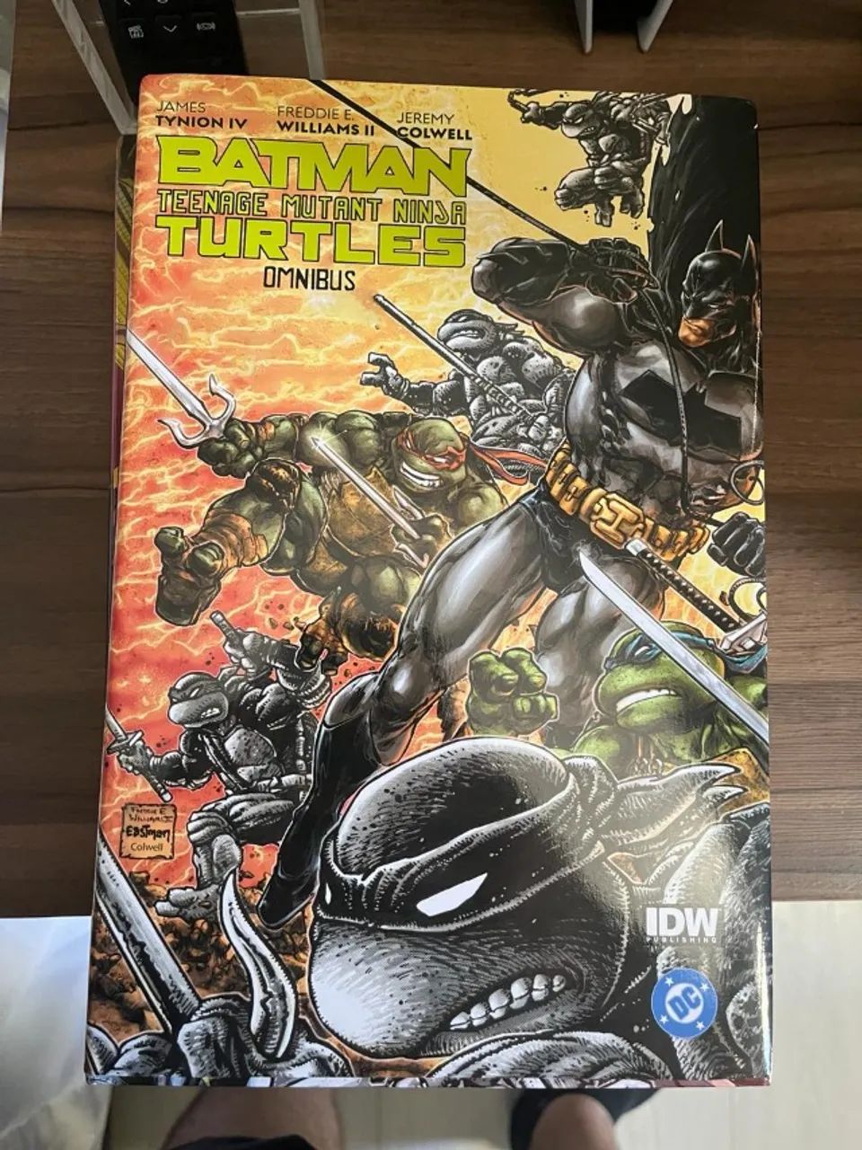Batman/Teenage Mutant Ninja Turtles Omnibus - Versão em Inglês