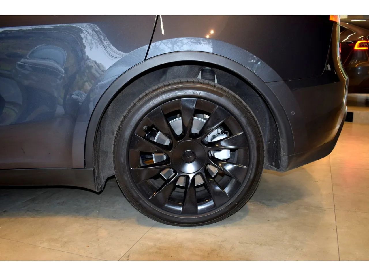 Tesla Model Y Performance, foto 12 de 16