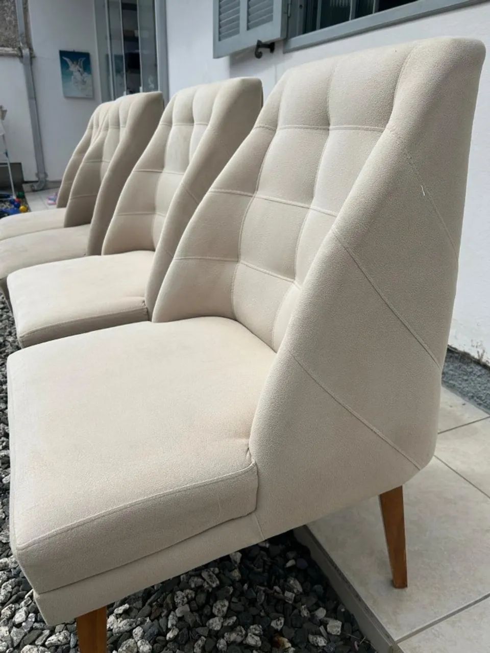Conjunto com 4 cadeiras estofadas em bom estado - Foto 2