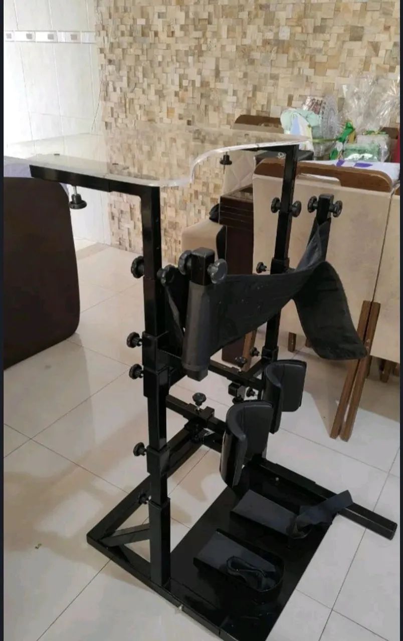 Parapodium Stand Table 