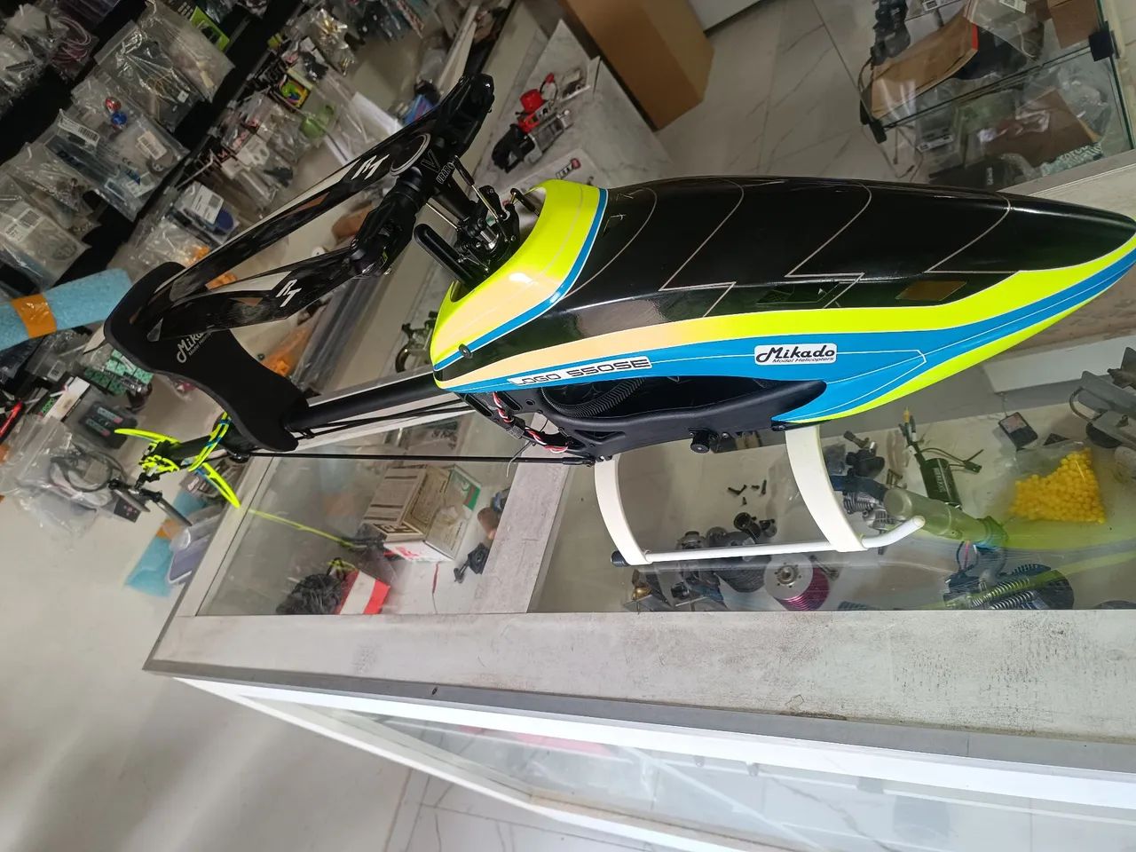 Helicóptero Logo 550SE V2 Super Combo 