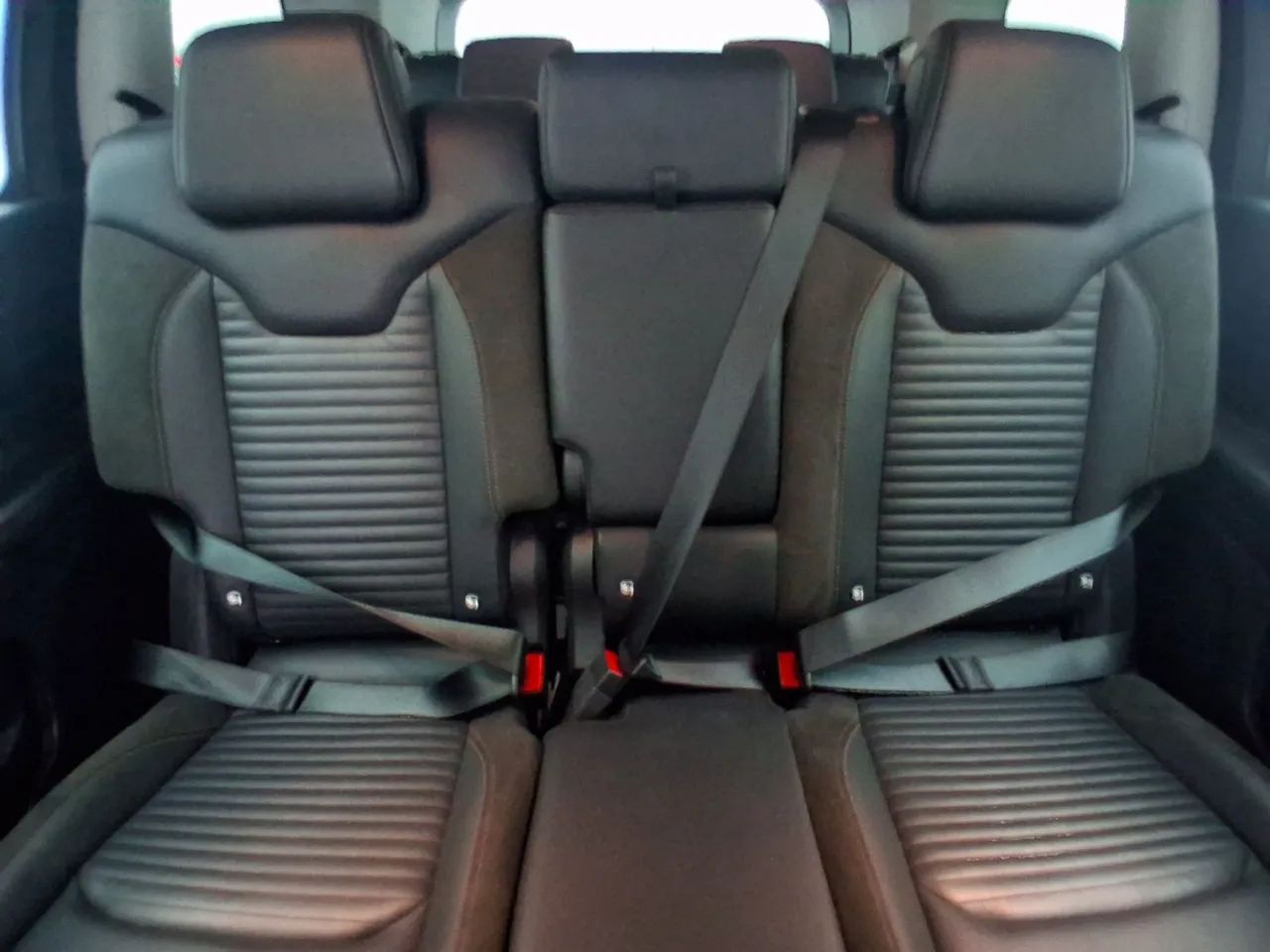 Jeep Commander Limited T270 1.3 TB Flex Aut., foto 16 de 18