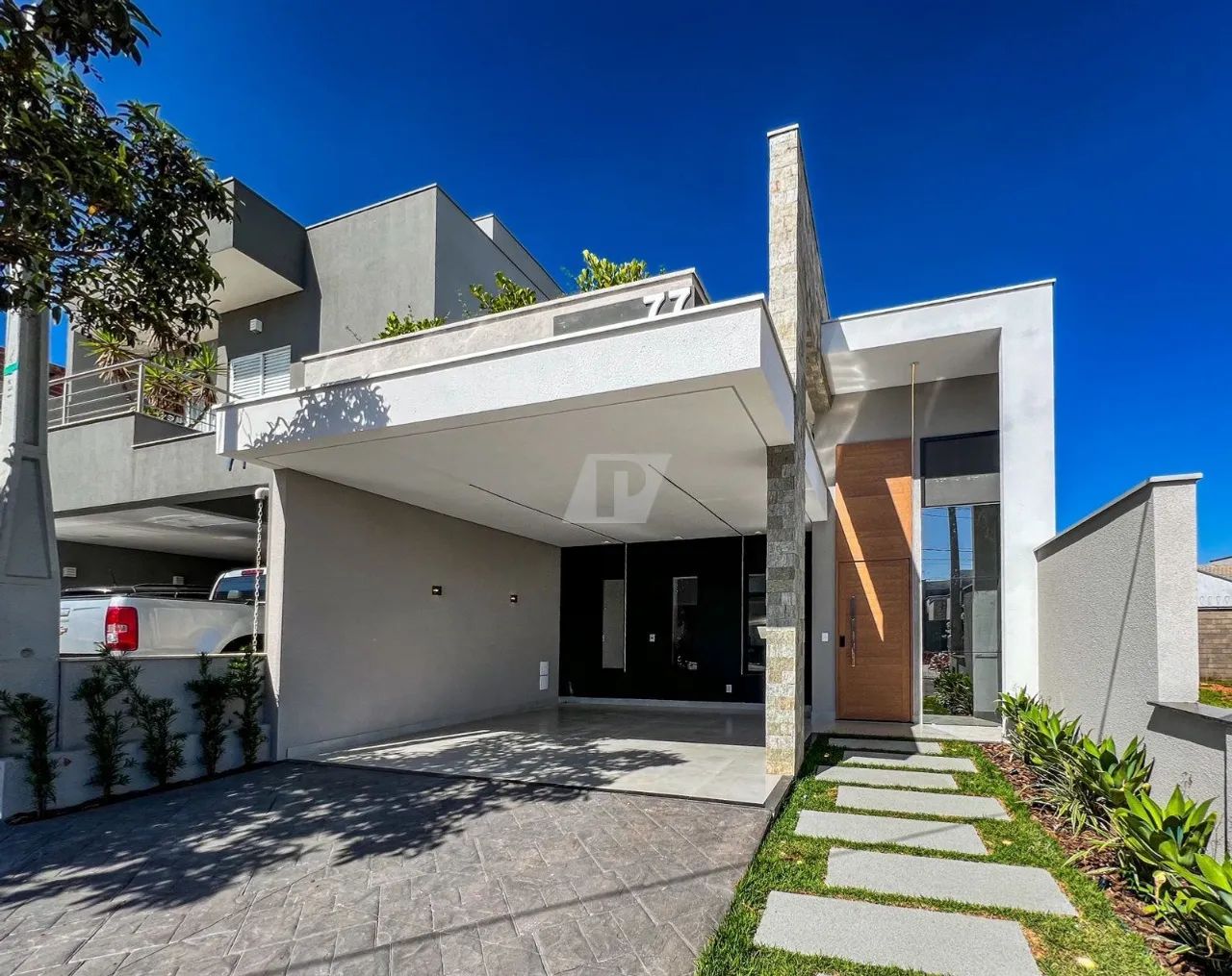 Casa para venda no condomínio Tomazella