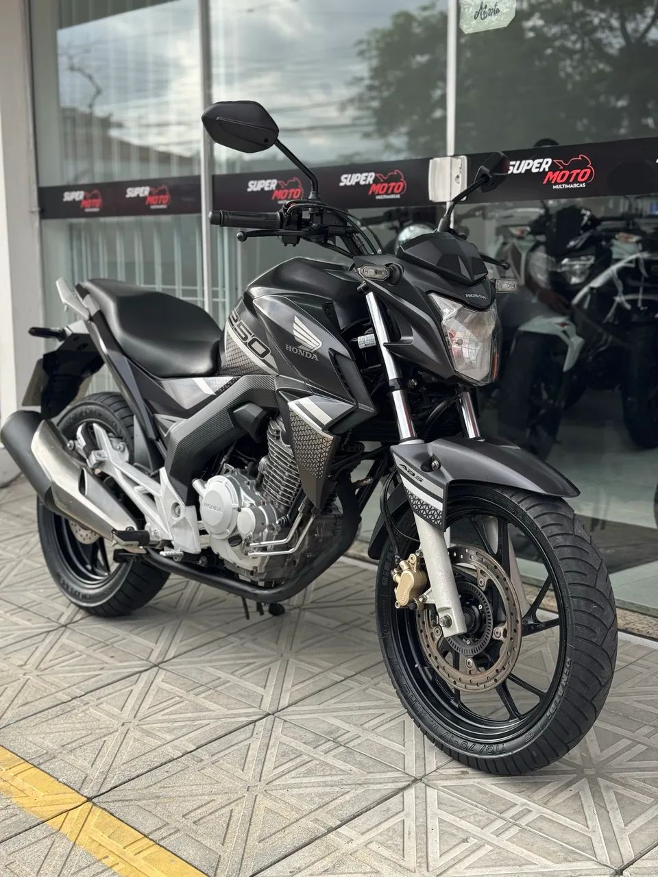 Honda Cb250 Twister  - Foto 4