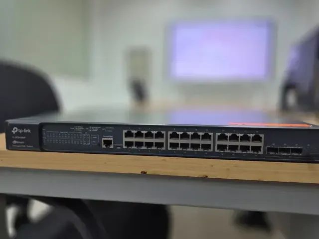 Switch Tp-link Tl-sg3424 Série 3428-Usado