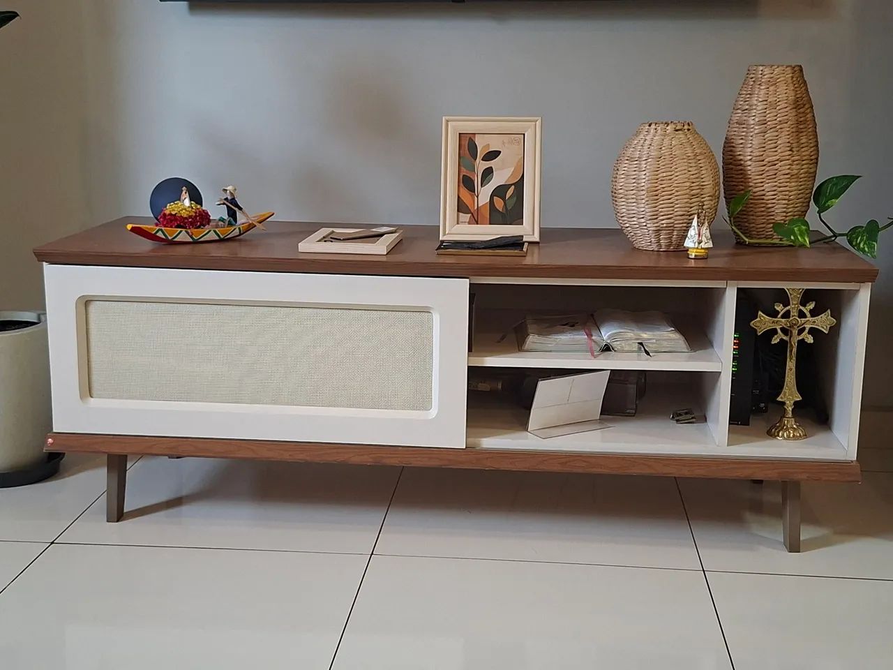 Rack tampo freijó painel com telas