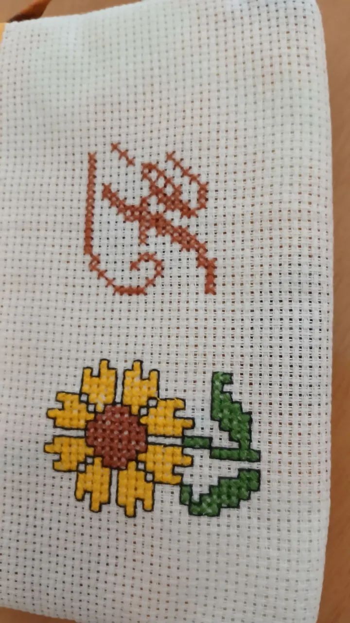 Necessáire bordada à mão - Foto 4
