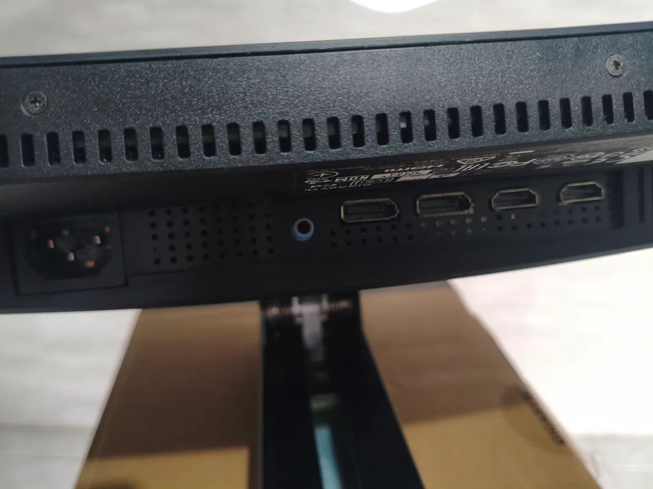 Monitor 34 ultrawide Gigabyte com defeito - Foto 5