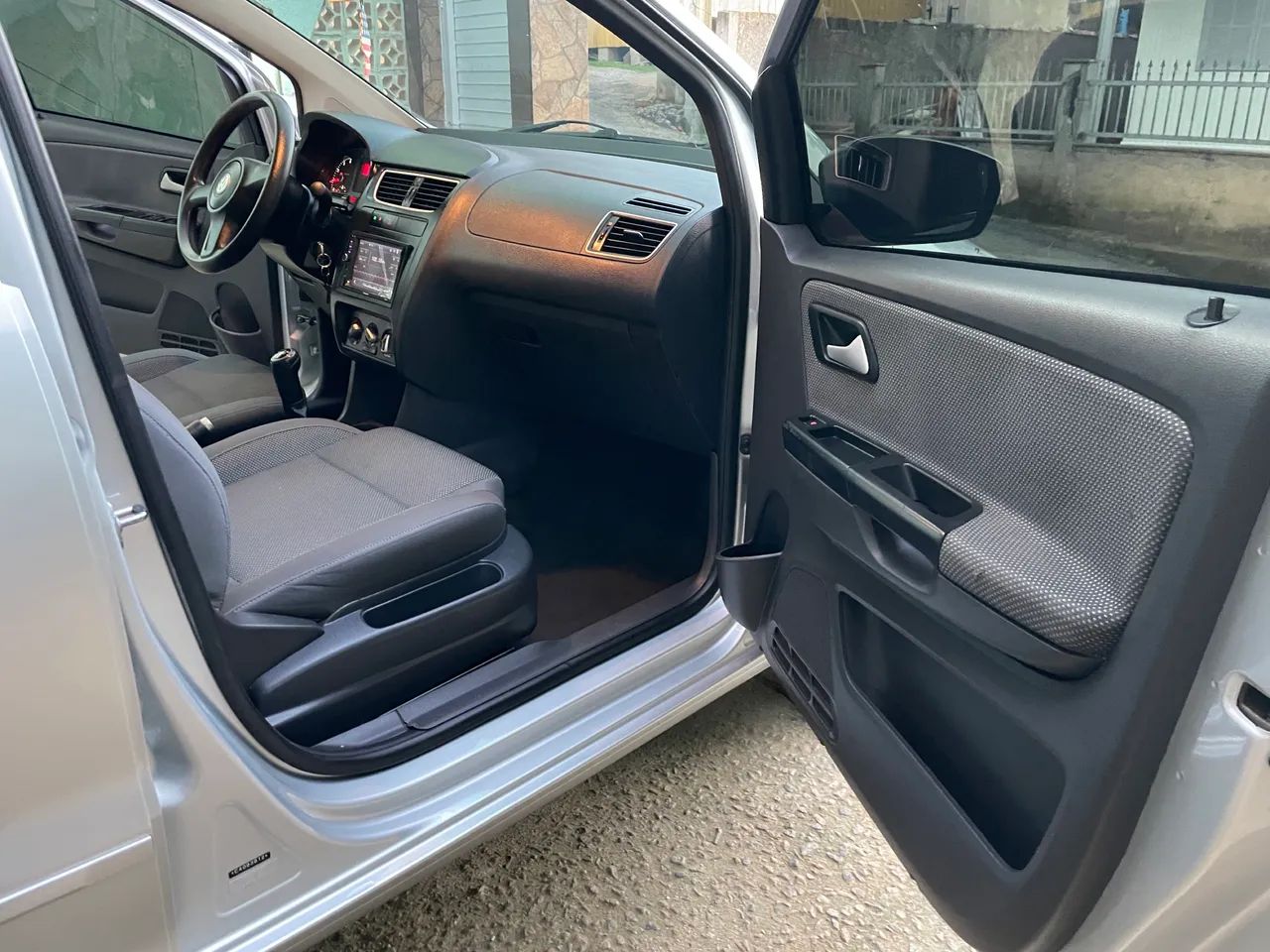 Volkswagen Fox 1.6 MI Total Flex 8V 5P 2012 - Foto 2