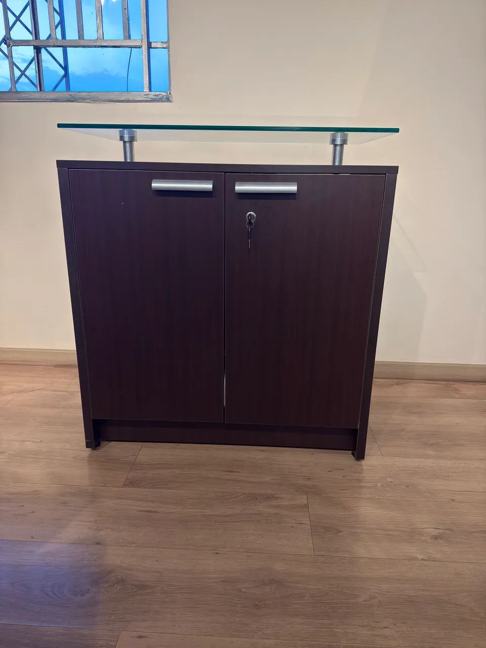 Aparador mdf cor café 