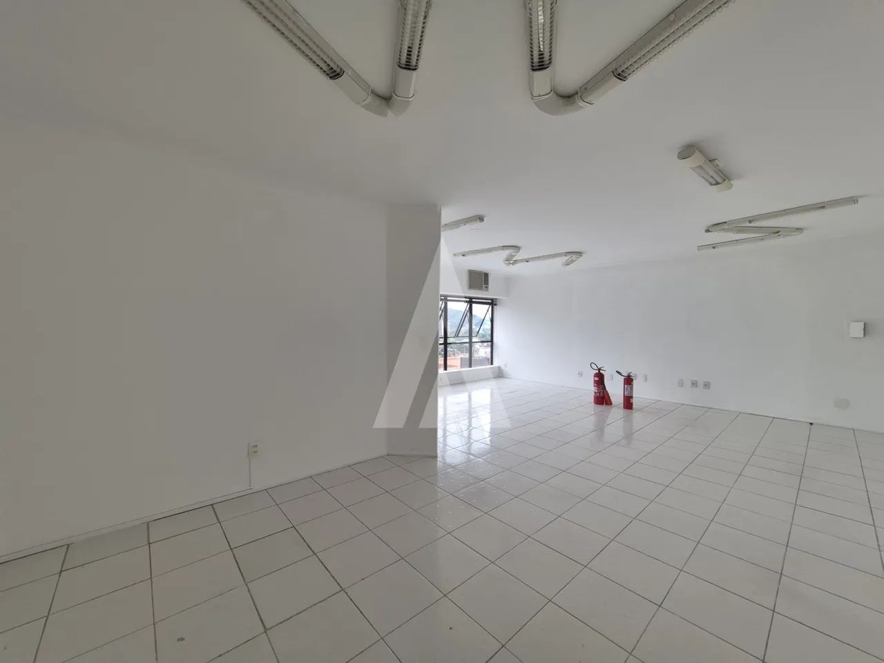 Sala comercial com lavabo e copa no Centro de Joinville. - Foto 5