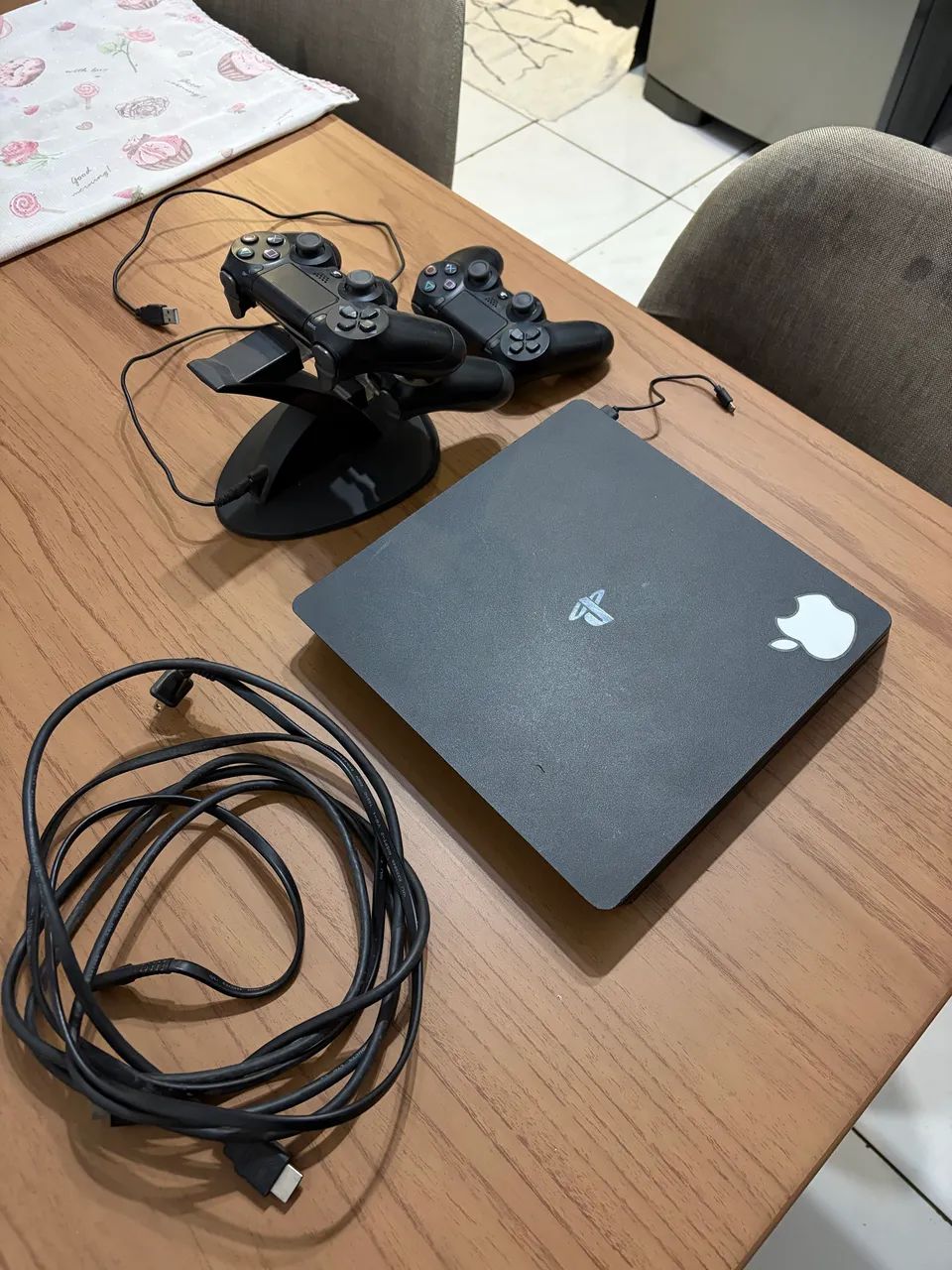 Vendo ps4 1tb  - Foto 3