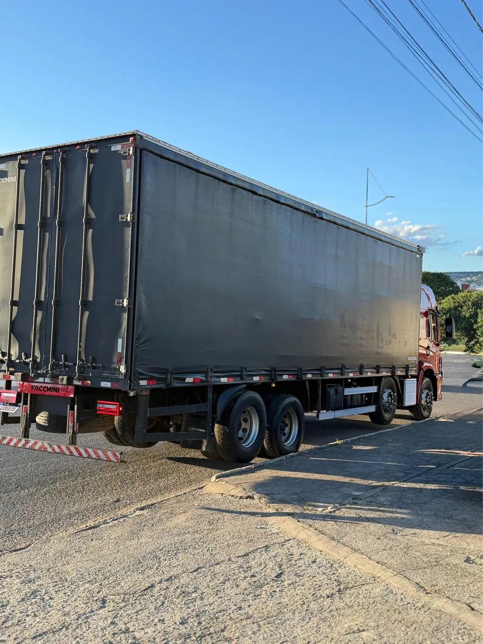 BI Truck Volkswagen Constellation 30.320 8x2  2023/2024 - Foto 7