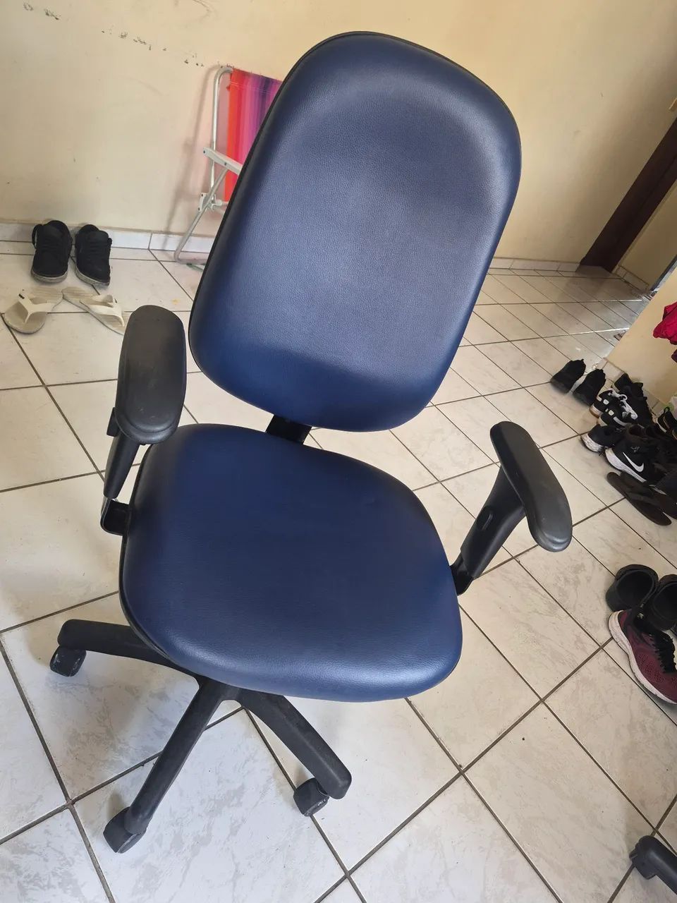 Cadeira de Escritório  - Foto 4