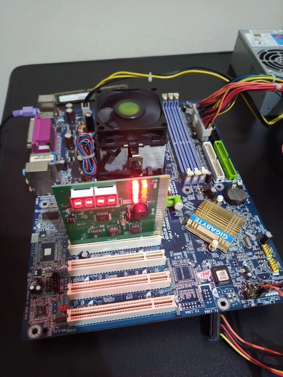 Lote 3 placas mãe gigabyte com detalhes  - Foto 3