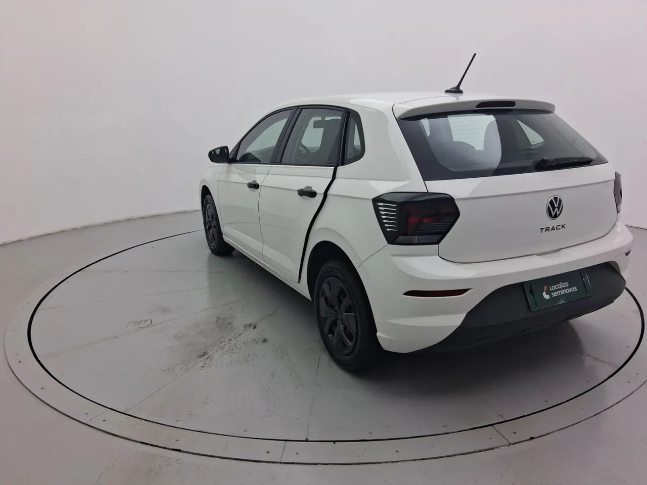 Volkswagen Polo Track 1.0 Flex 12V 5p, foto 3 de 18