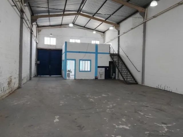 GALPÃO PROX. DUTRA 250M2