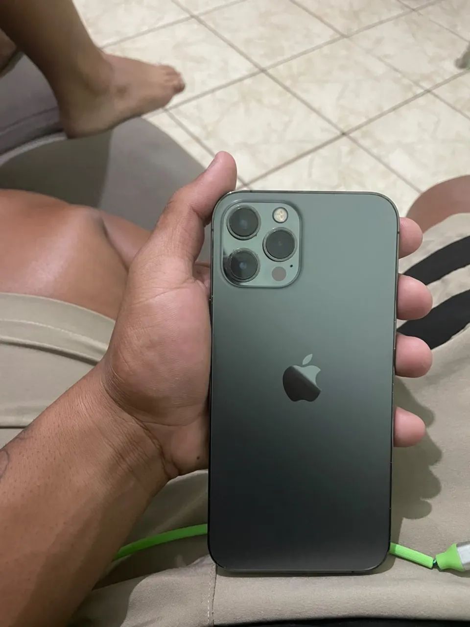 Vendo iPhone 12 Pro Max impecável 
