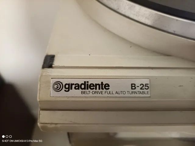 Toca discos Gradiente B25. Ótimo estado de funcionamento! - Foto 2