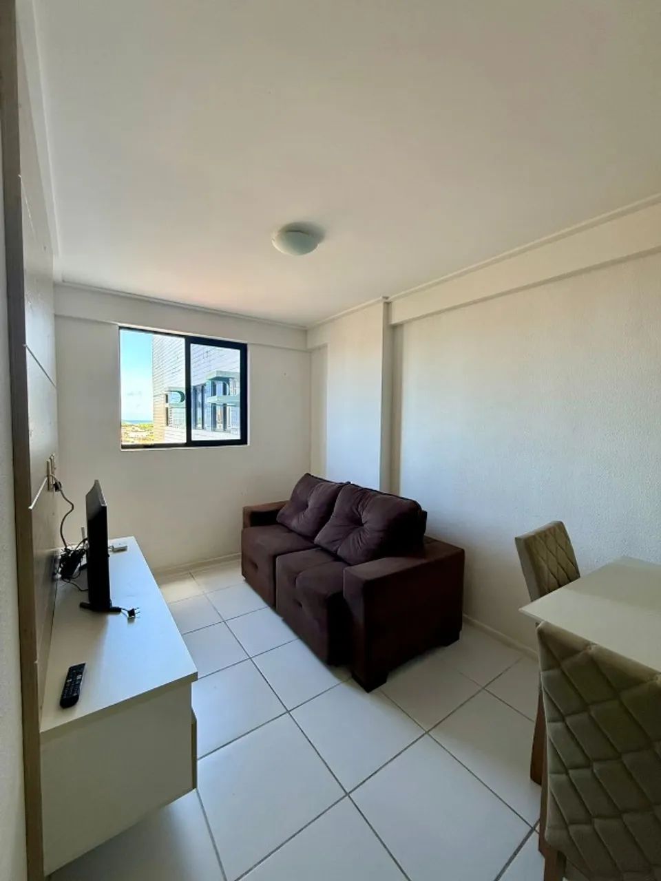 Aluga - se quarto e sala mobiliado no Farol - Foto 2